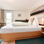 303-201 By Interhome